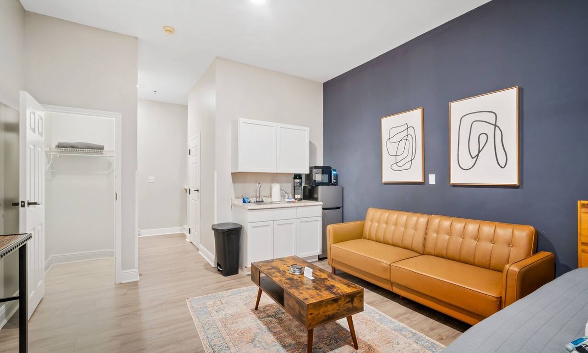 Grand Bay Apartment | 1 Bedroom Apartment at Oak + Fountain - #4