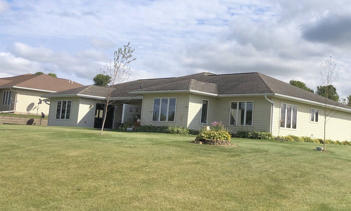 Mondovi House | 1 level Golf Course Property think Golf/Hunting/Fishing/ATV’s/Snowmobiling