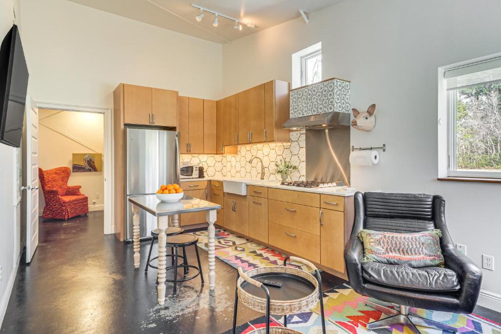 Latimer Apartment | 10 Mi to Biloxi Beach & Casinos! Peaceful Retreat