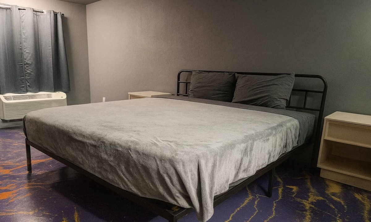 Jackson Apartment | 109 Gated 2 Double Beds Hotel Room
