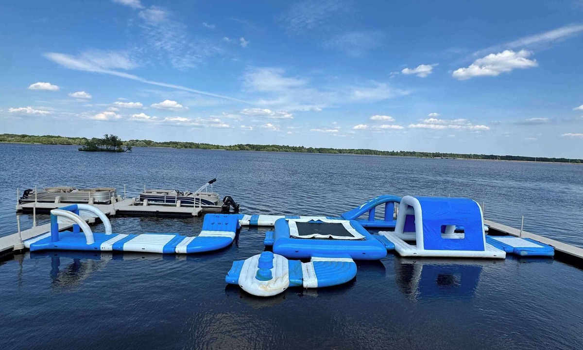 New Lisbon House | 10BR Lakehouse Sleeps 30| Hot Tub & Beach |Pontoon #4
