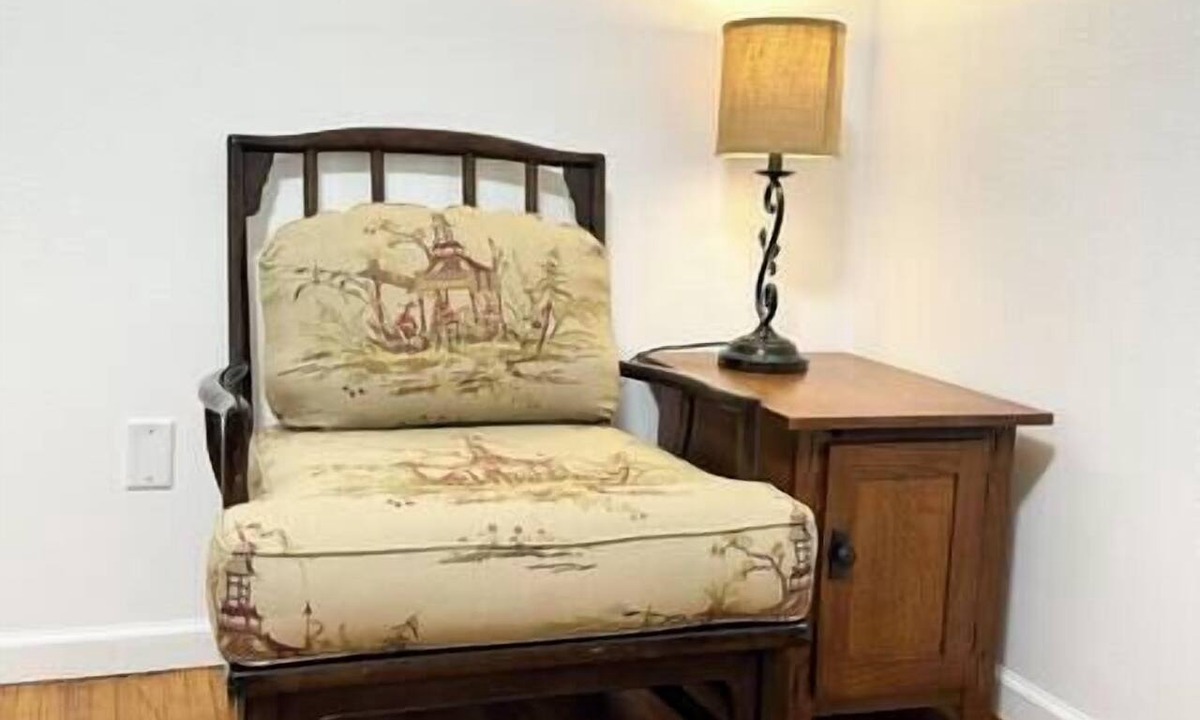 Dubuque Apartment | 1157#2/First floor, King bed, Free parking,
