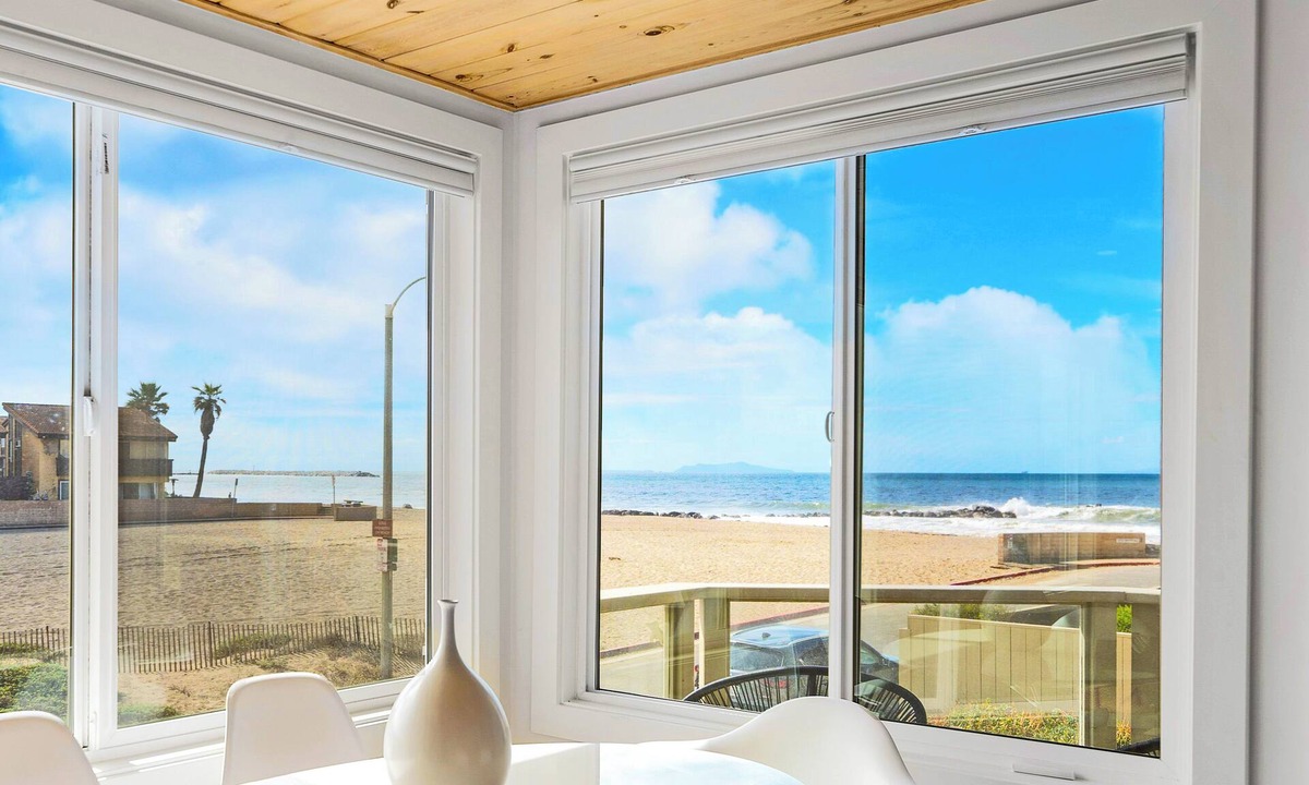 Pierpont Bay House | 1259NB Modern Hip Beach House