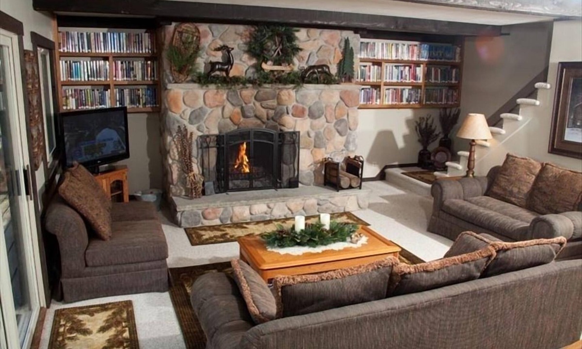 Suring House | 17 Acres of Northwoods Beauty with Direct Access to Trails - Anderson Lake Lodge