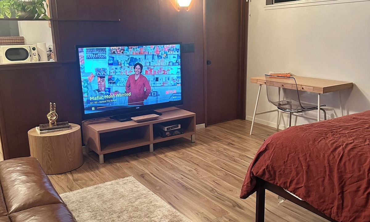 Merced Apartment | 1950’s Mid-Century-Modern studio with AC and WiFi in lovely Merced