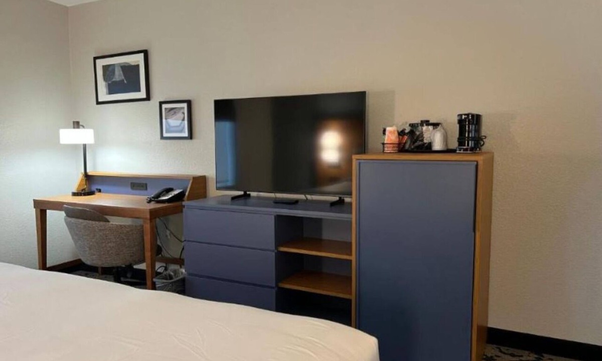 South Baton Rouge Hotel | 2 Baton Rouge StaysNear LSU, Blue Bayou Park, Zoo & Perkins Rowe Shopping