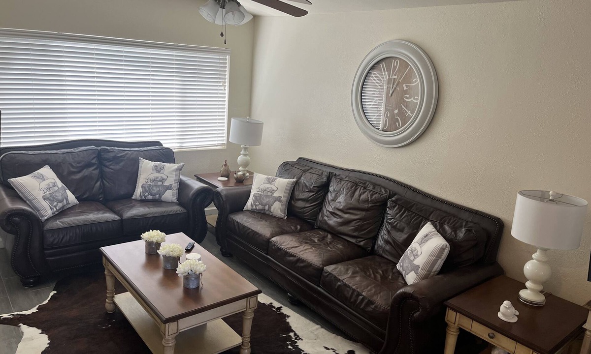 Blythe House | 2 bedroom, 2 bath farmhouse