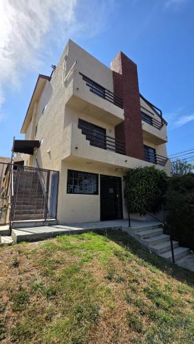 Pico - Robertson Apartment | 2 Bedroom Apt 5 minutes from Rodeo Dr Walk to Restaurants and Markets