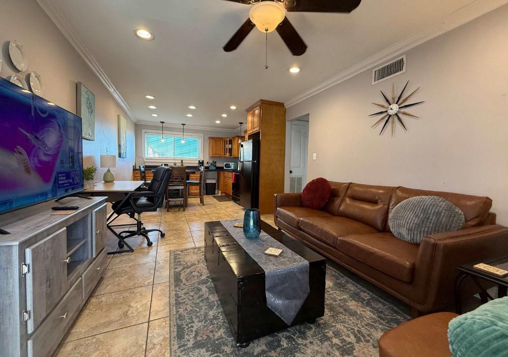 Highlands - Perkins Apartment | 2 br with Pool & washer dryer