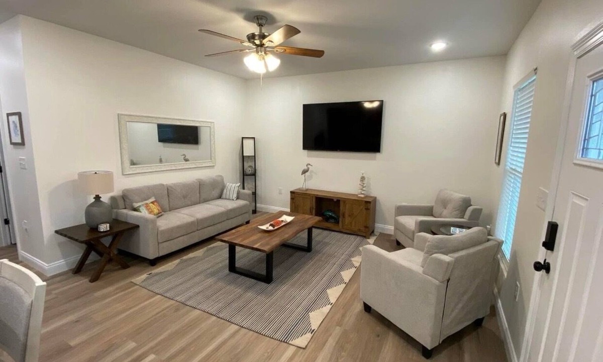 Waveland House | 2 minutes to the Beach! Centrally located and family friendly vacation retreat!