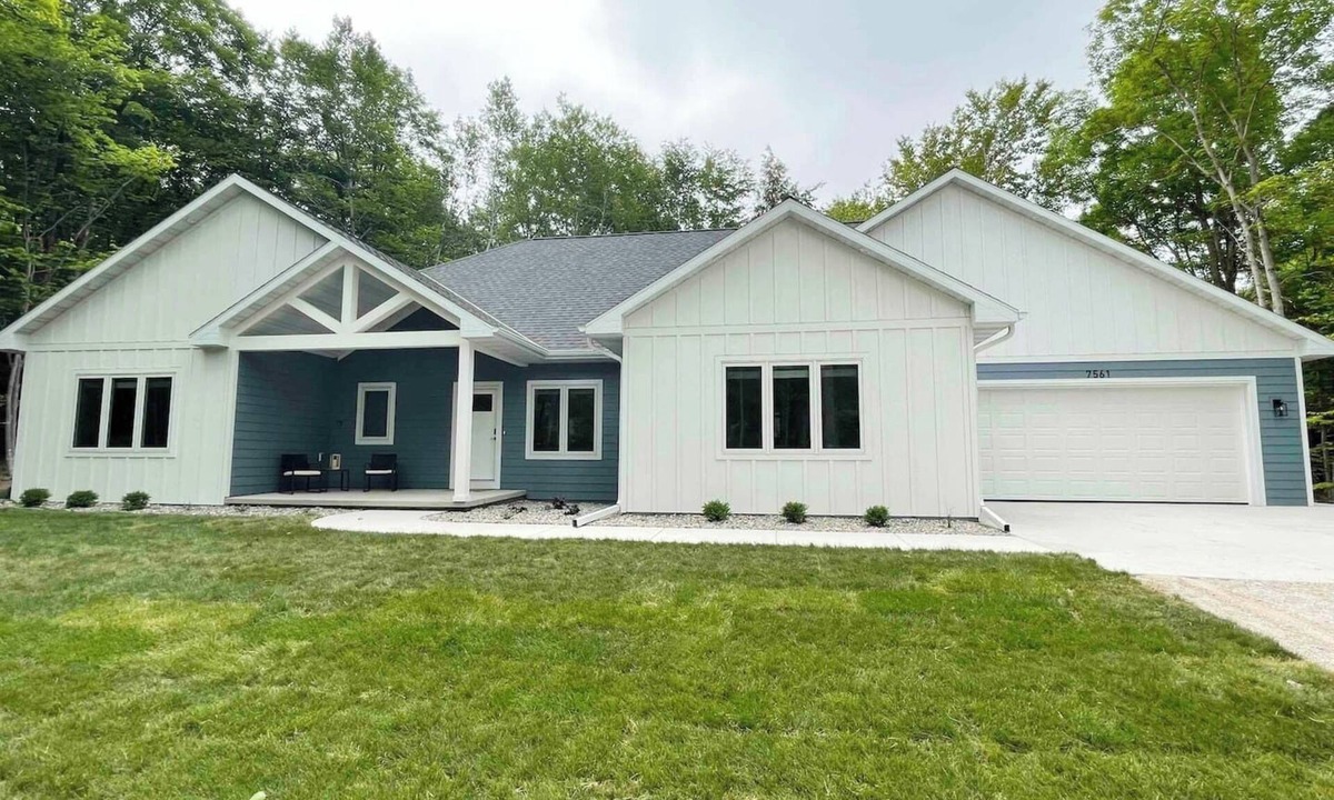 Egg Harbor House | 2 Neighboring Homes Sleep 24 - 8 Bedrooms/10 Baths