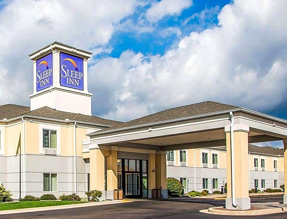 Wisconsin Rapids Hotel | 2-Star Hotel ∙ Sleep Inn & Suites Wisconsin Rapids