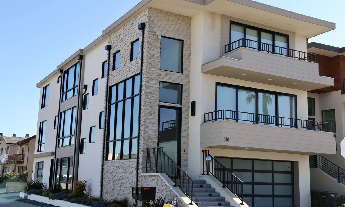 Hollywood Beach House | 20 Seconds to the Beach, Elevator,New Sophisticated Luxury Beach Home