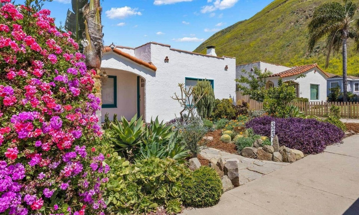 Ventura House | 25% Off Aug 10-18! Amazing Reviews, Great Location