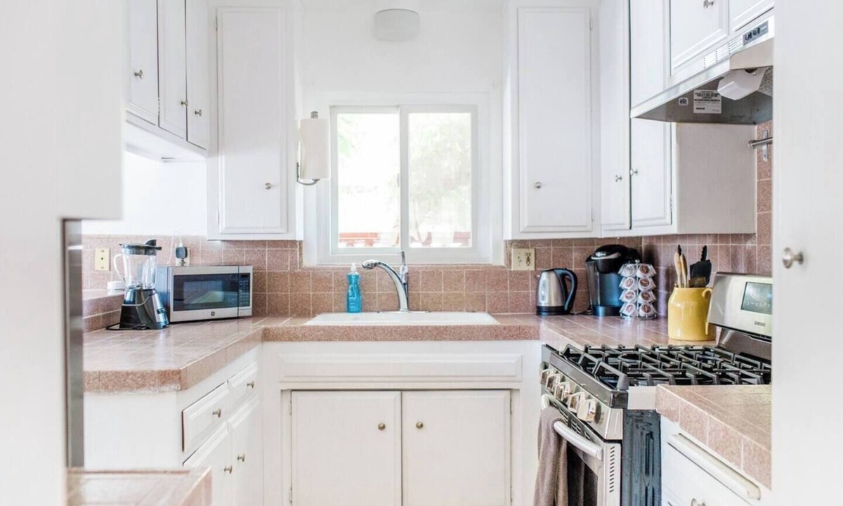 Torrance House | 3 BD with Fenced Front Yard - Family Friendly