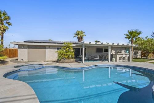 Racquet Club South House | 3 BDR Desert Oasis in the Heart of Palm Springs