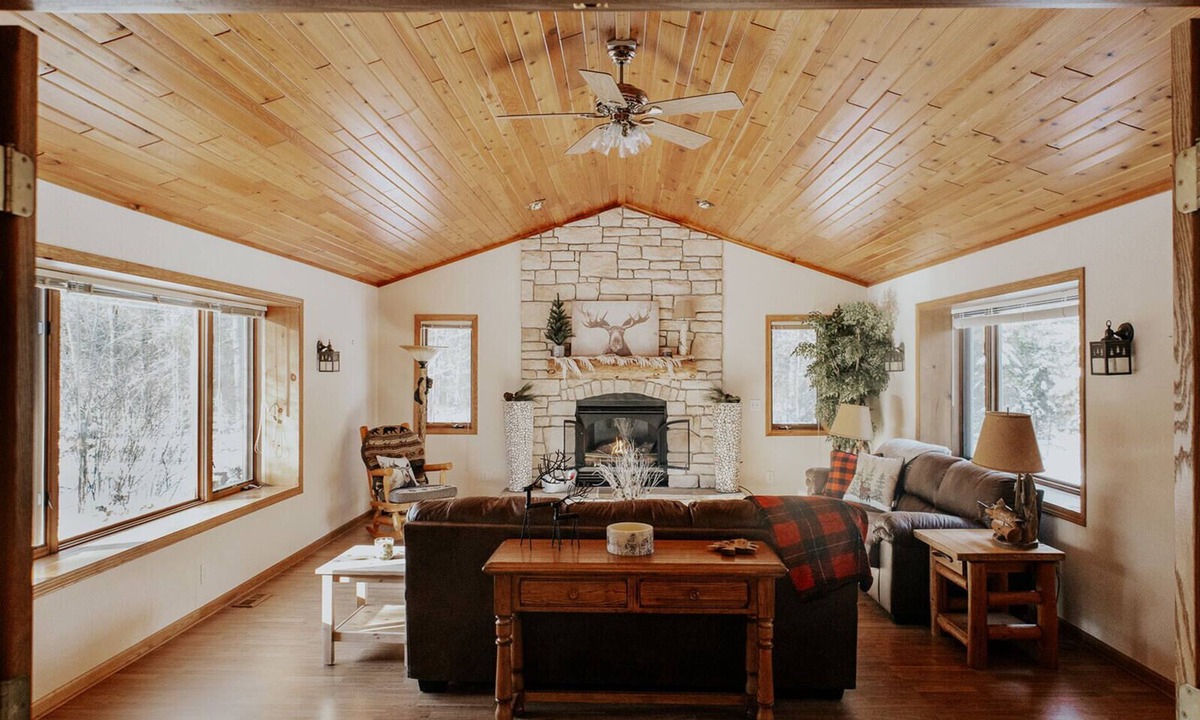 Sayner House | 3 bedroom/2 bath house in St. Germain. Heated garage-backs to snowmobile trail!