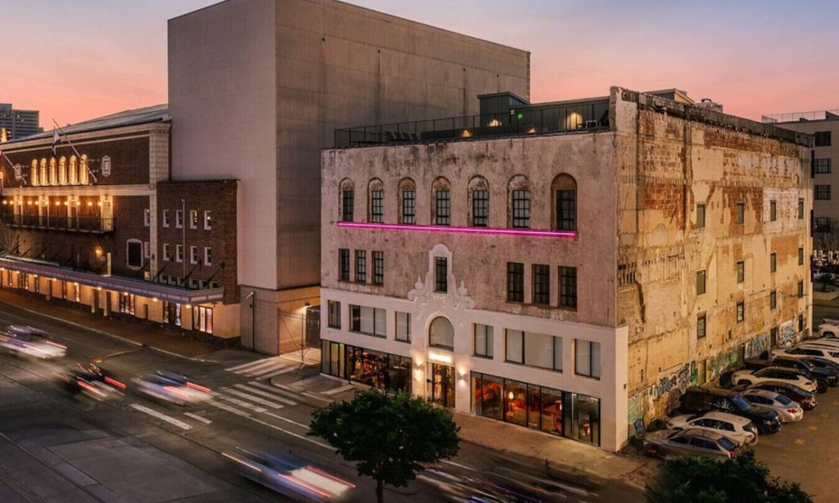 French Quarter Bed & Breakfast | 3 Bedroom Apartment, French Quarter, Saenger Next Door, Rooftop Pool