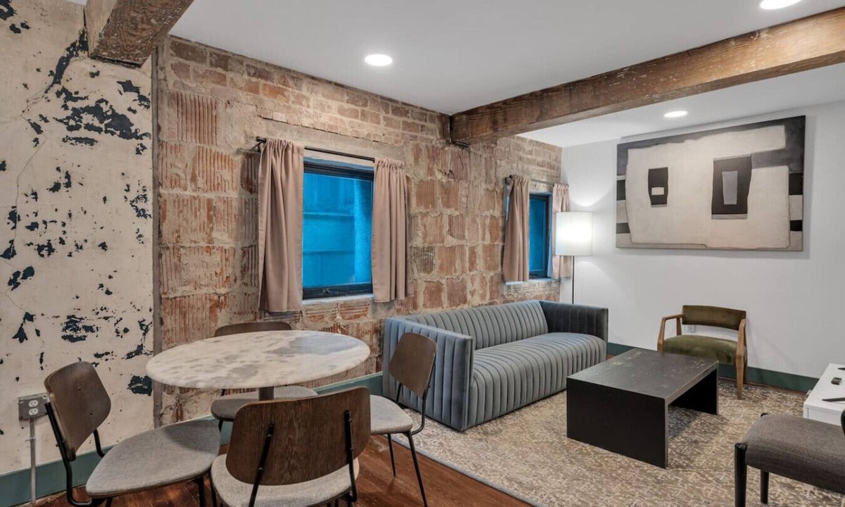 French Quarter Bed & Breakfast | 3 Bedroom Apartment, French Quarter, Walk to Bourbon & Saenger Theater