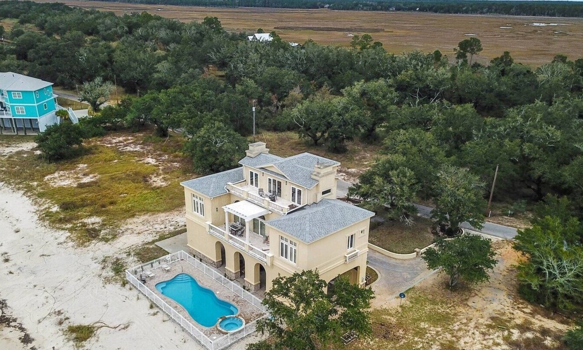 Ocean Springs House | 3 BR/2 Full & 1 Half BA Home - Oceanfront in Mississippi, Pool-Sleeps 8