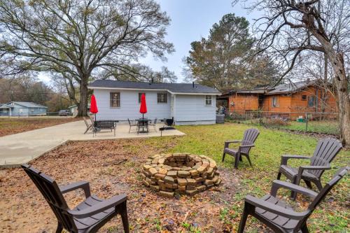 Jackson House | 3 Mi to Mississippi Stadium: Cozy Jackson Getaway!