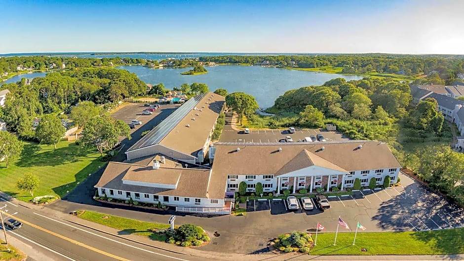 West Yarmouth Hotel | 3-Star Hotel ∙ Bayside Resort Hotel