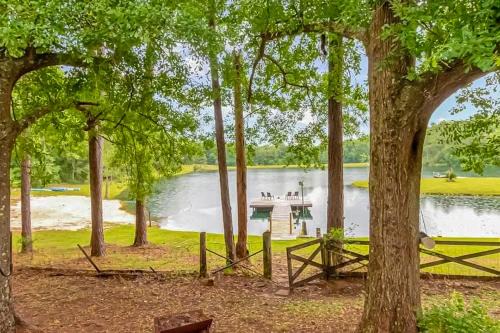 Wilmer House | 30-Acre Oasis w/Private Pond Near Big Creek Lake