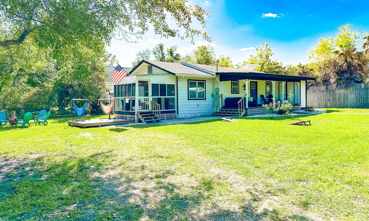 Waveland House | 3Br 2Ba Cottage w/Golf Cart