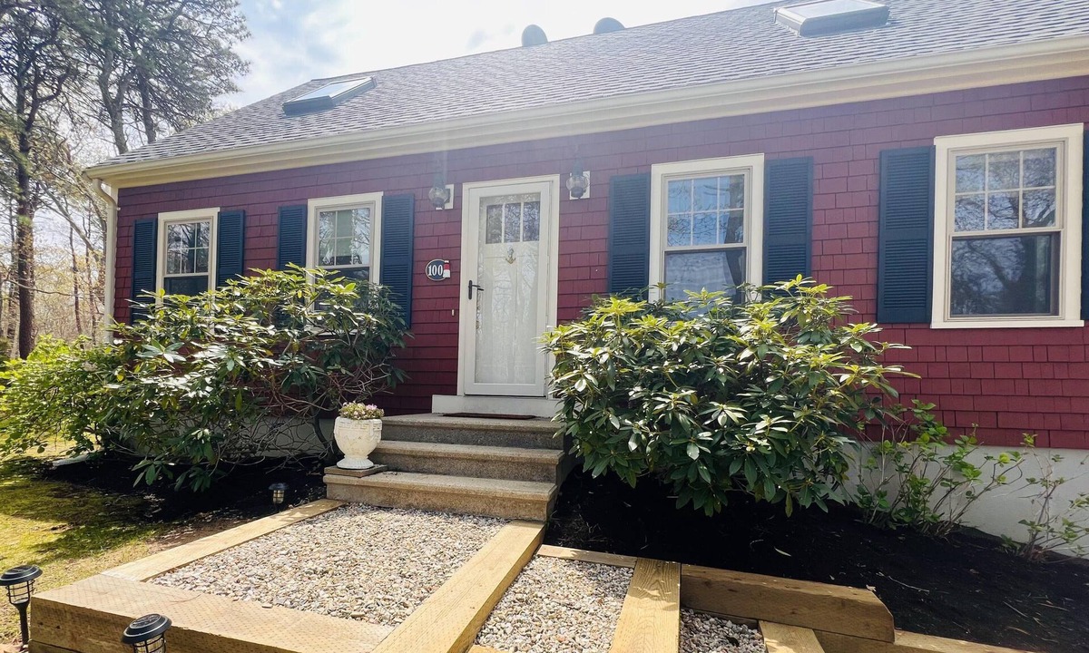 Eastham House | 3BR Coastal Retreat ON Cape Cod Rail Trail near Nauset Light & Coast Guard Beach