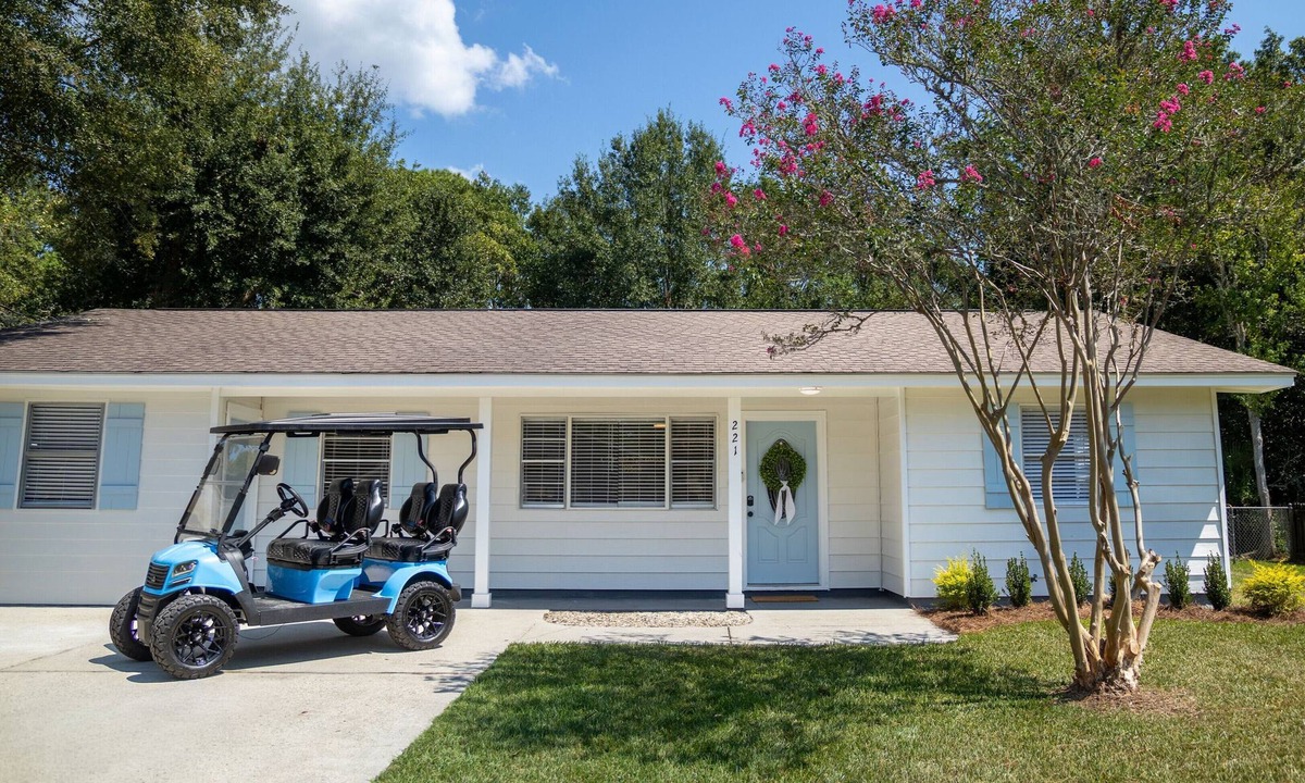 Ocean Springs House | 3BR includes GOLF CART! Close to the beach & downtown Ocean Springs! The Audrey