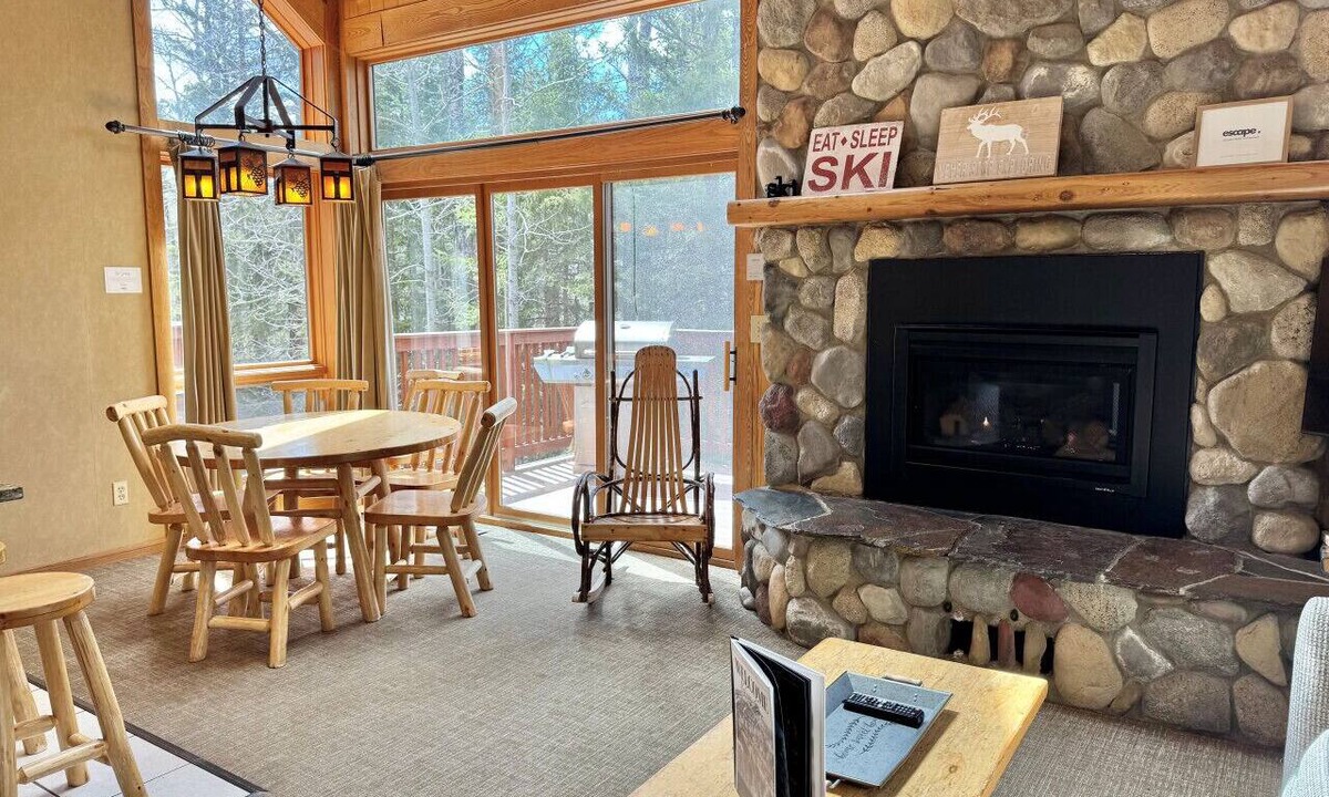 Lutsen House | 3BR Ski-In/Ski-Out Townhome | In-Unit Sauna