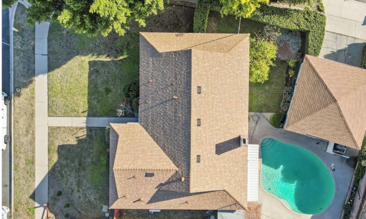 Sun Valley House | 4-bedroom house in Los Angeles with pool.