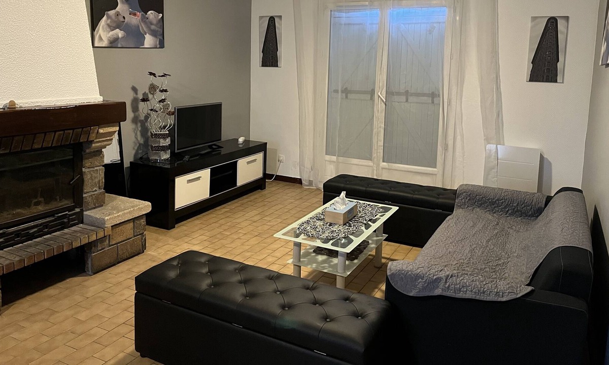 Goussainville House | 4 bedroom house near CDG/Paris airport