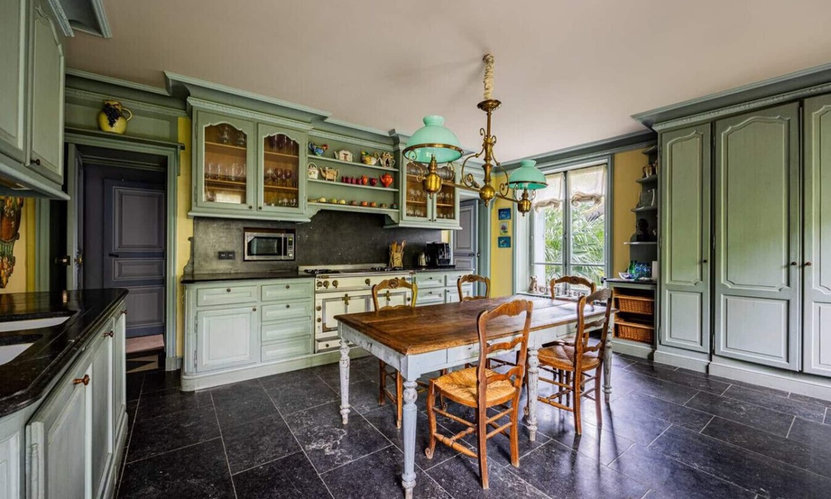 Montmartre House | 4 bedrooms/Castle/Garden/Montmartre
