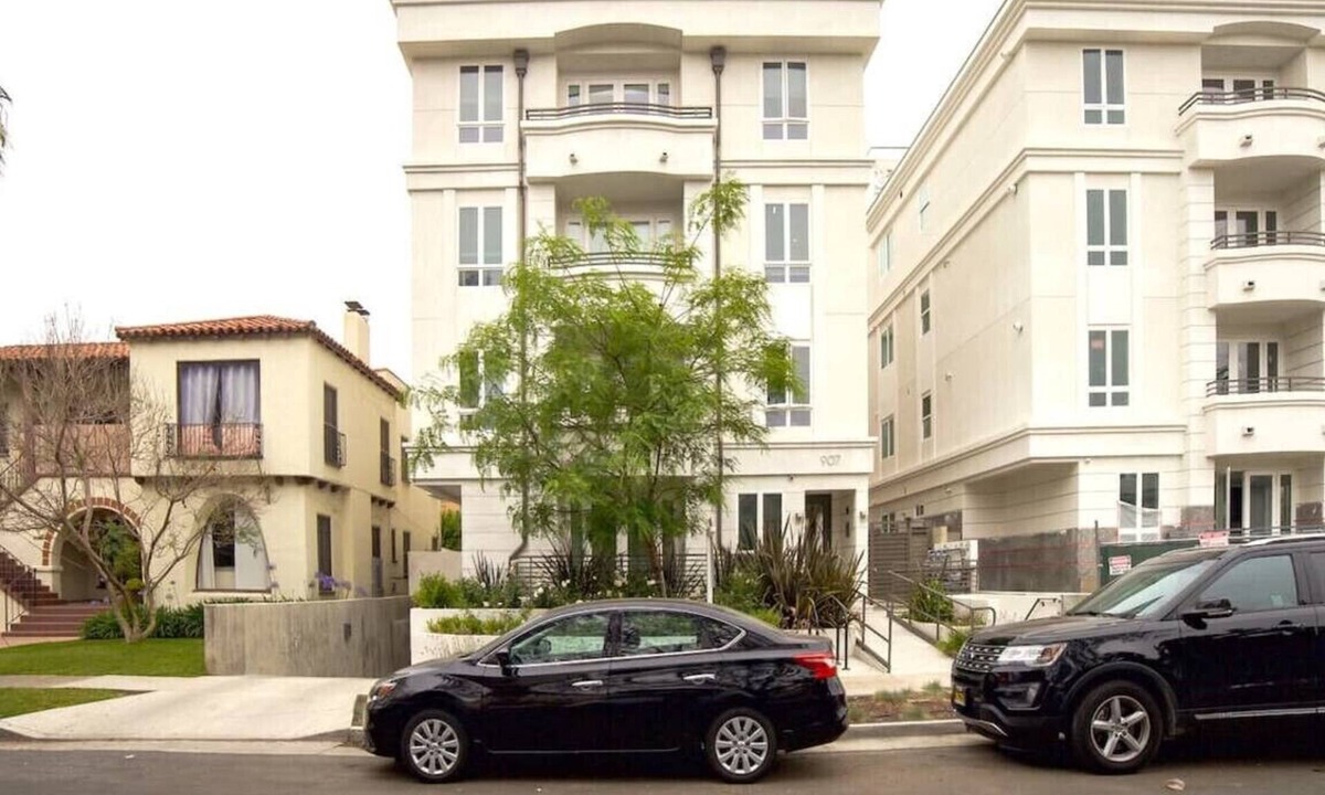 Pico - Robertson House | 4 Large Bedrooms | Prime LA Location