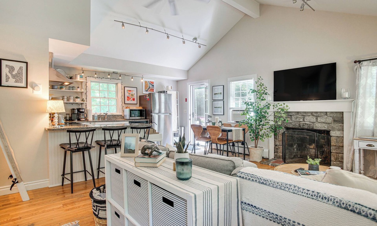 East Falmouth Cottage | 4 Mi to Bristol Beach! Coastal Retreat w/Pond