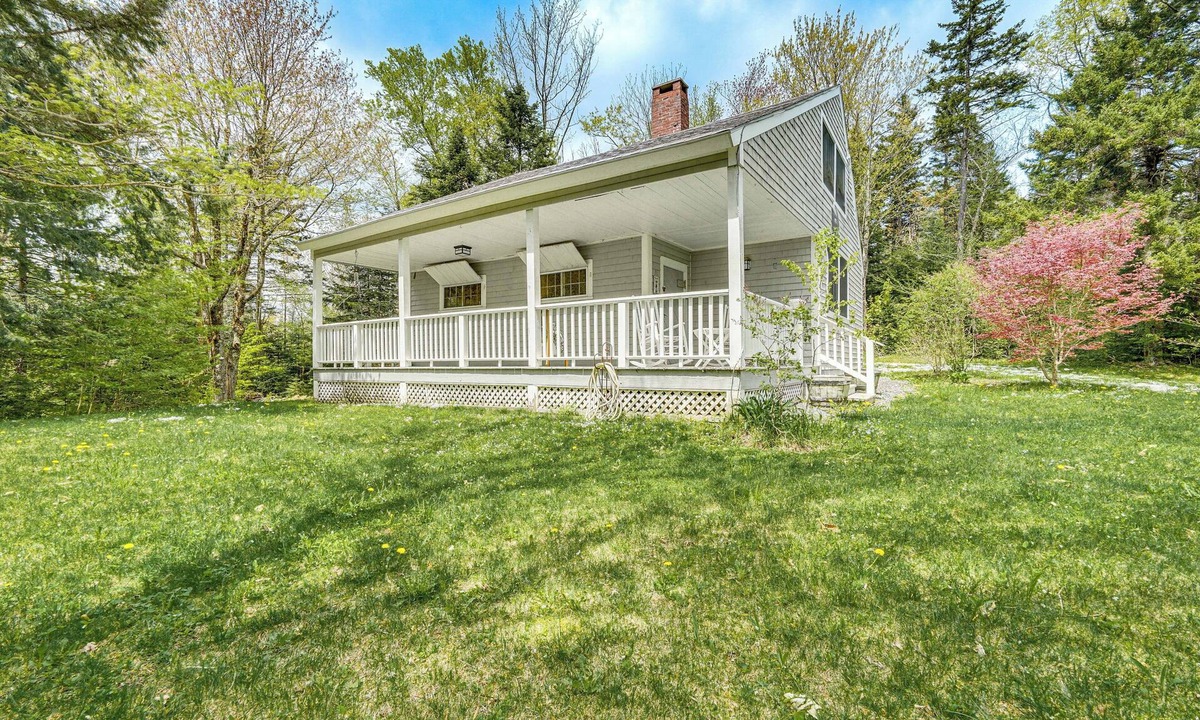 Wilmington Cottage | 4 Mi to Lake Raponda! Secluded Family Cottage