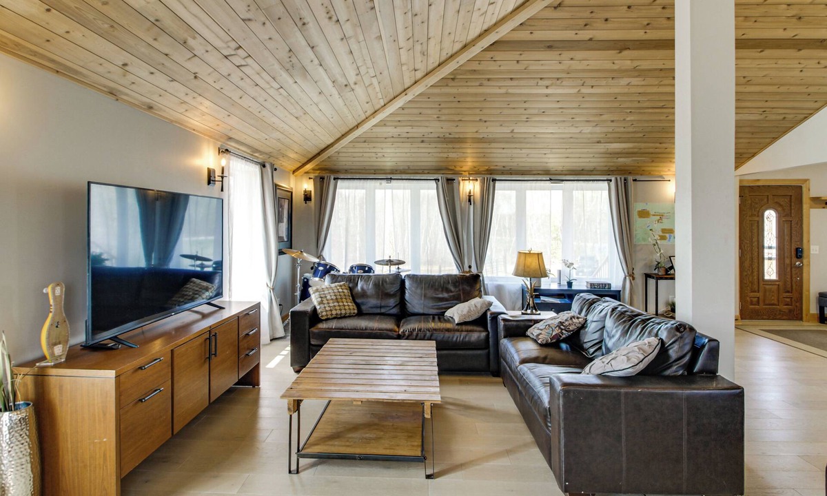 Brook Park Cabin | 40-Acre Brook Park Retreat Near Lakes & Fishing!