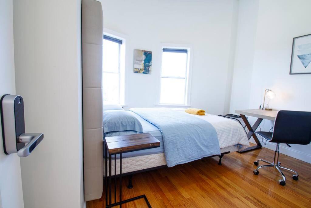 Roxbury Apartment | 4BR 1,5BH Comfy Newly Renovated Apt
