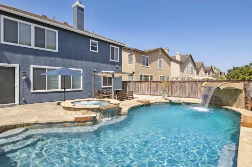Oxnard House | 4BR Oxnard Stay Heated Pool Hot Tub Near Beaches