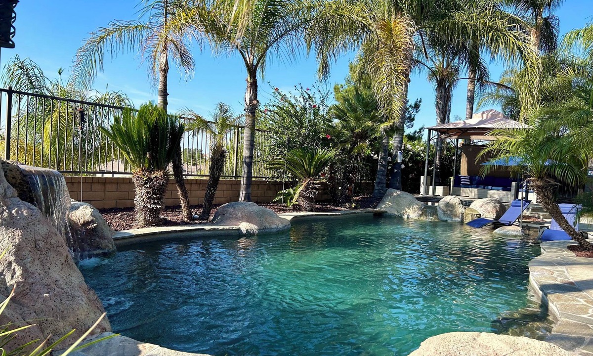 Winchester House | 5-10 mins to Temecula WineCountry; resort-like pool spa w/amazing sunset views!