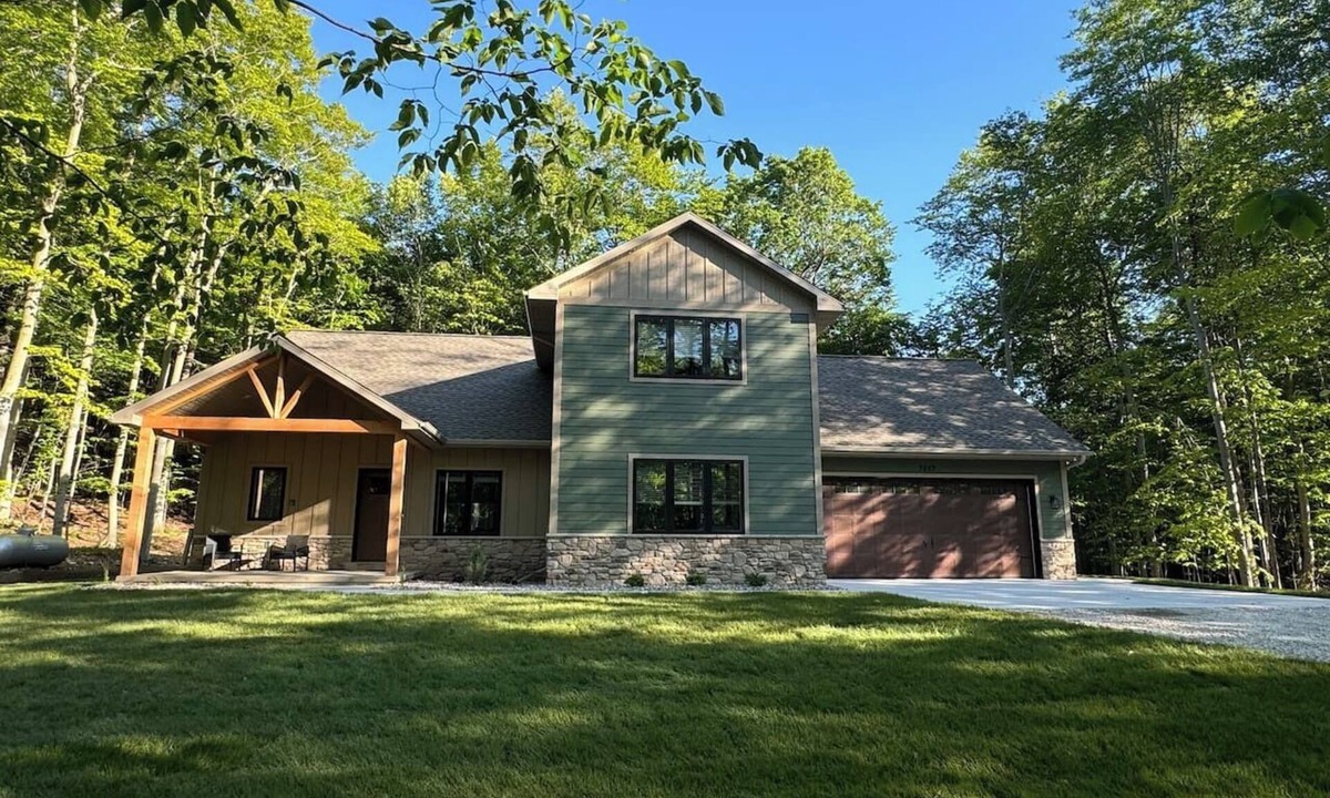 Egg Harbor House | 5 Bed, 6 Bath Home Sleeps 24 w/Hot Tub in Door Co.