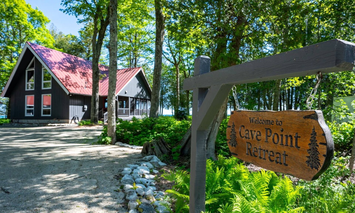 Sturgeon Bay House | 5-Stars! 1.3 Acres On Lk Mich!- Sept 16-20 Still Available!