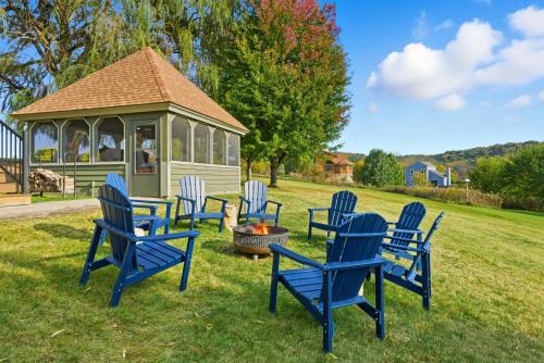 The Galena Territory House | 5BR Galena Retreat with Hot Tub and Game Room