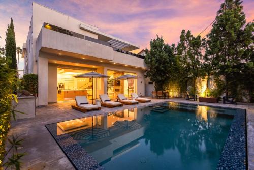 Fairfax District House | 5BR Modern West Hollywood Retreat