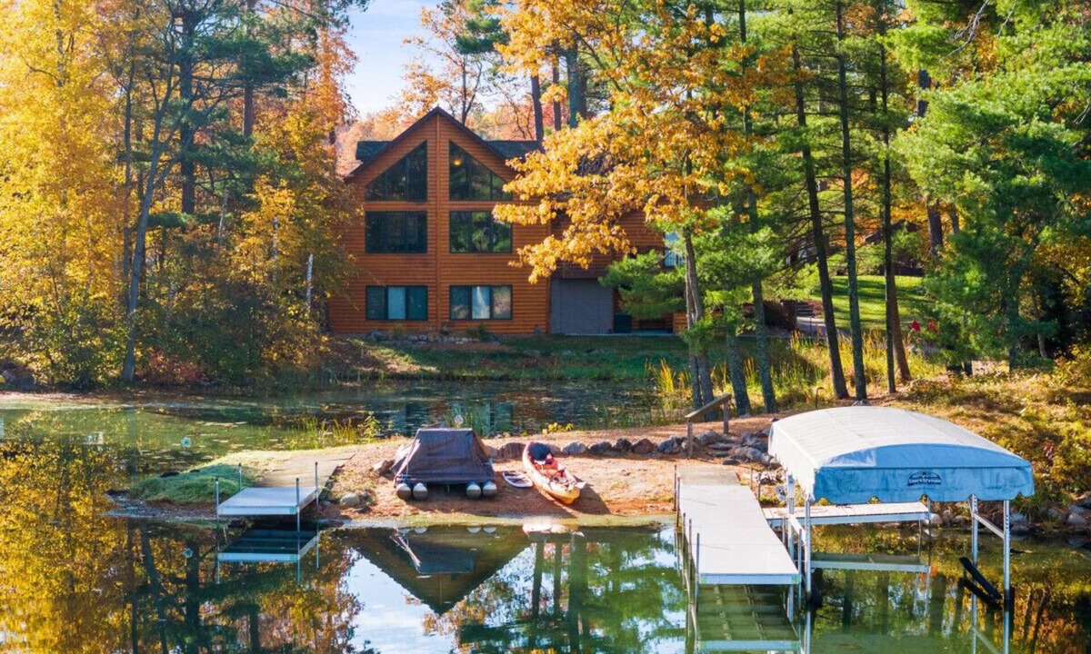 Crosslake Cabin | 6000 sq ft Whitefish Lake Chain home with year around hot tub & gym!