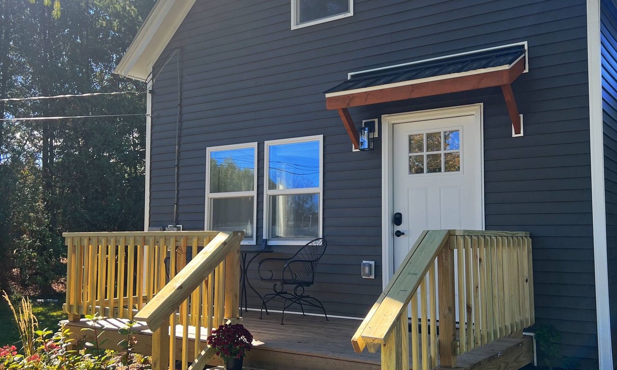 Adams Township House | 7th St Retreat 3-bedroom house in Atlantic Mine