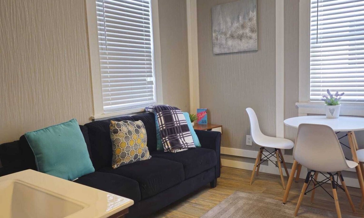 Kutzky Park Apartment | 8034-Cozy 1-bed/1-bath Apartment walking distance to Mayo Clinic