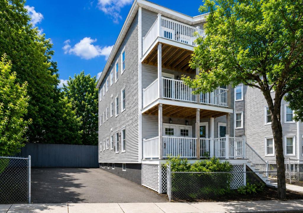 East Somerville Apartment | 9BR6Bth Entire House Parking MIT, Harvard, TD Garden