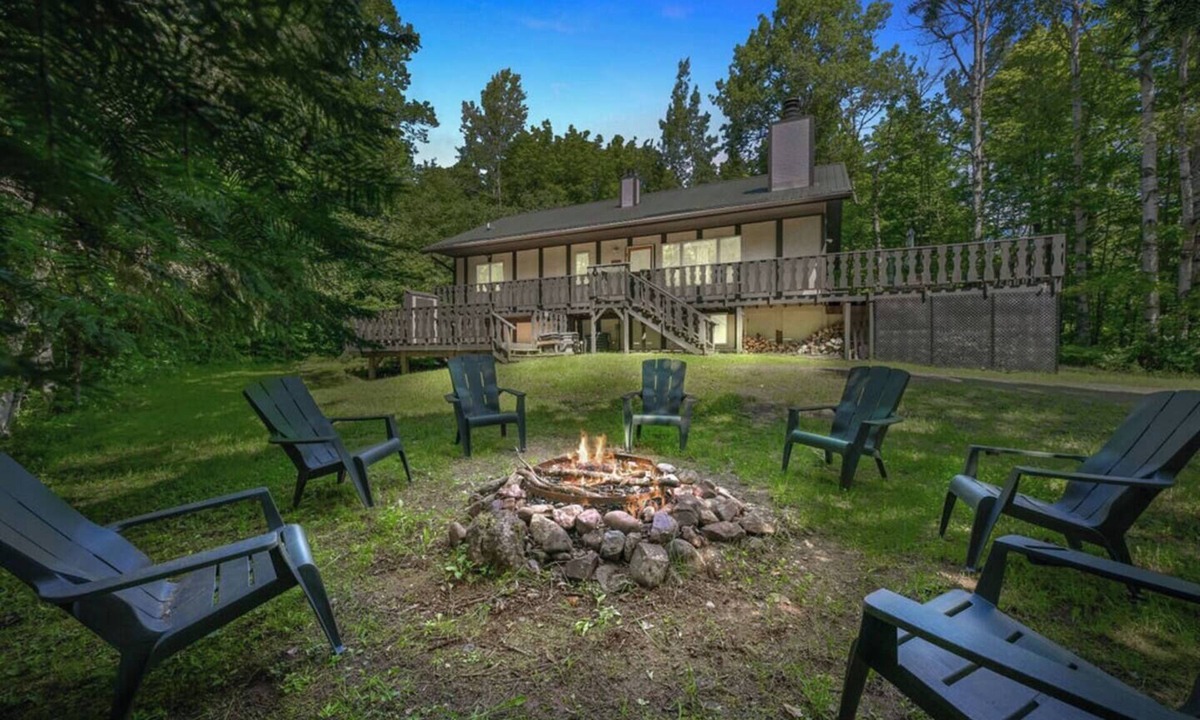 Bessemer House | A Comfortable & Spacious Retreat in the Powderhorn Village